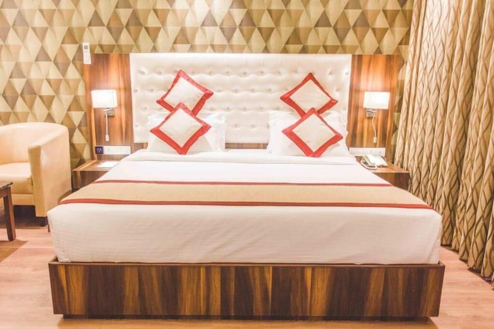Superior Deluxe Room - King Bed