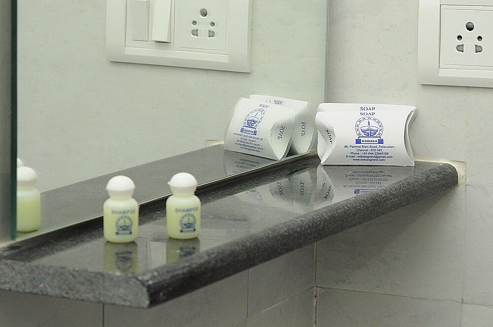 SAIBALA BUDGET HOTEL Deluxe Room With Breakfast 2