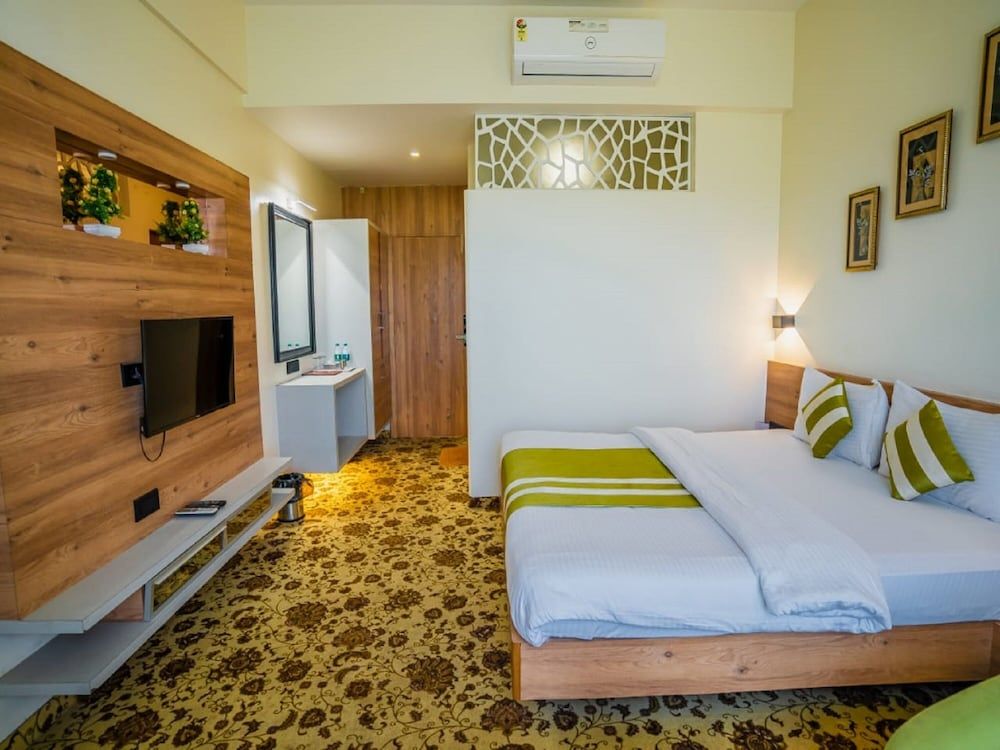 HOTEL V STAR Deluxe AC  Room 2