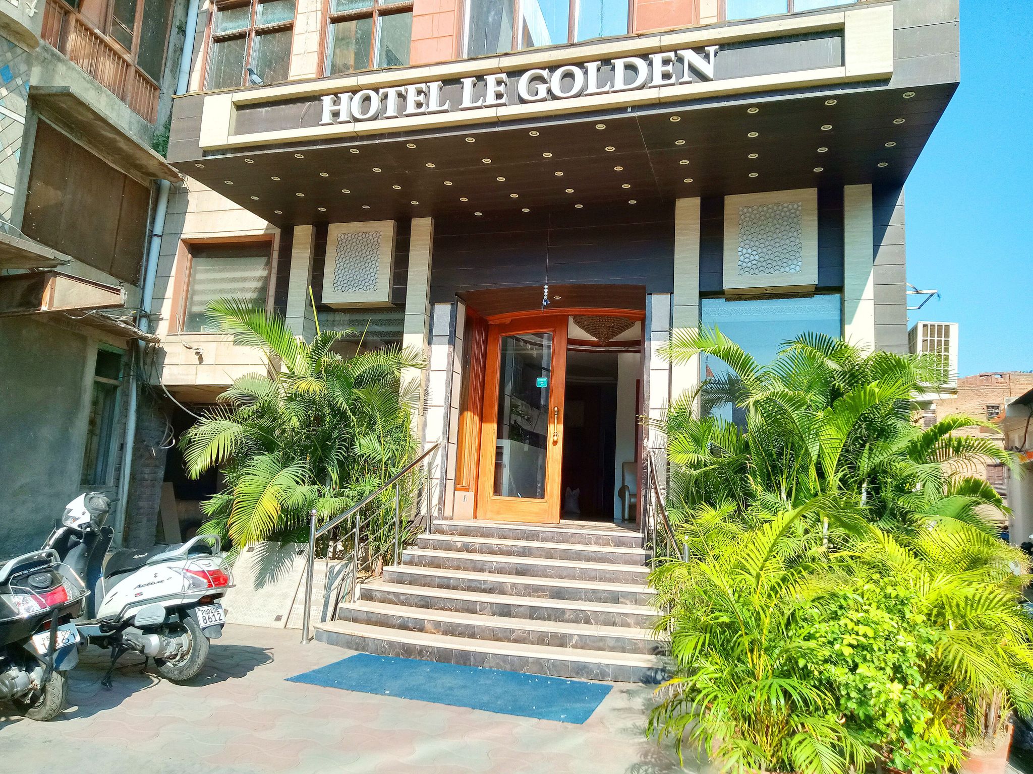 undefined Hotel Le Golden 10