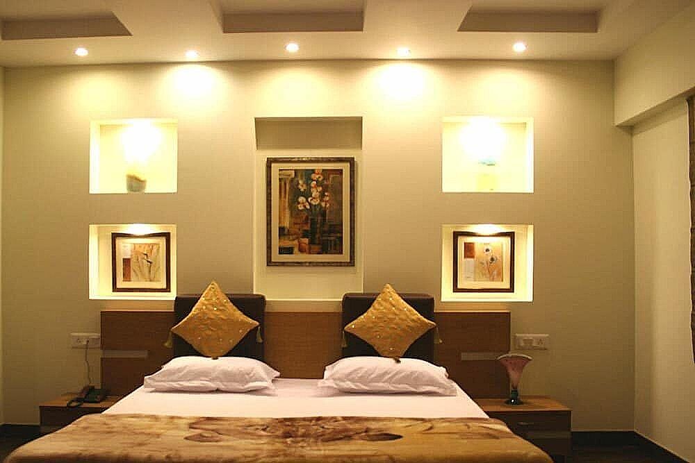 Elm Tree Super Deluxe 3