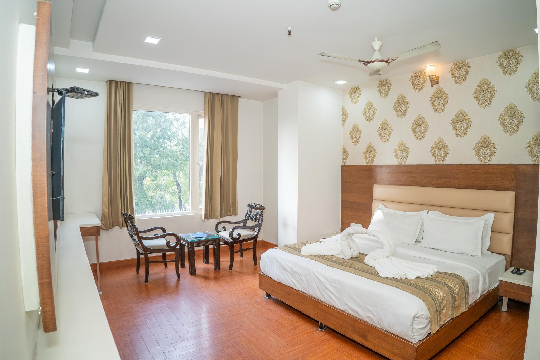 undefined Grand Hridey 1 Minute from Railway Station 8