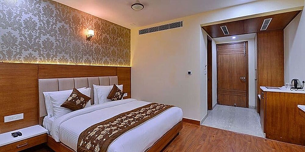 Grand Hridey 1 Minute from Railway Station Deluxe Room 8