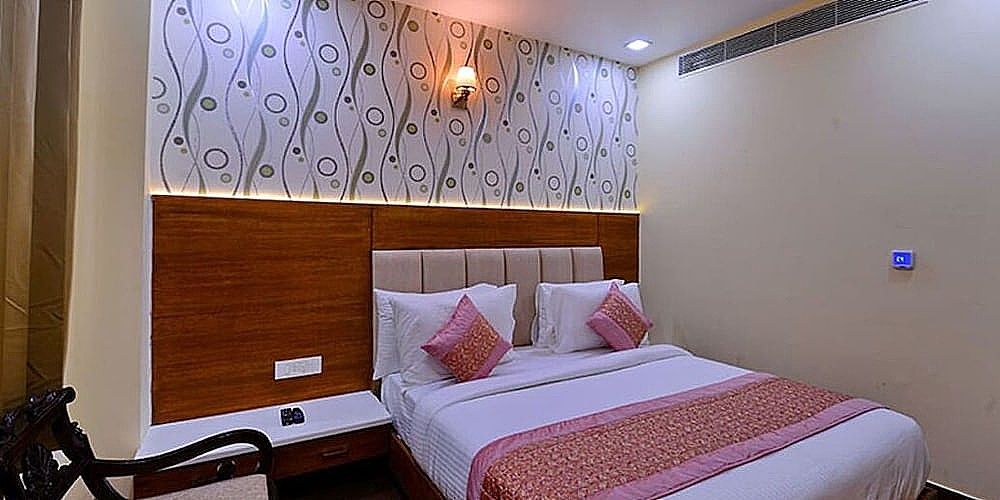Grand Hridey 1 Minute from Railway Station Deluxe Room 9