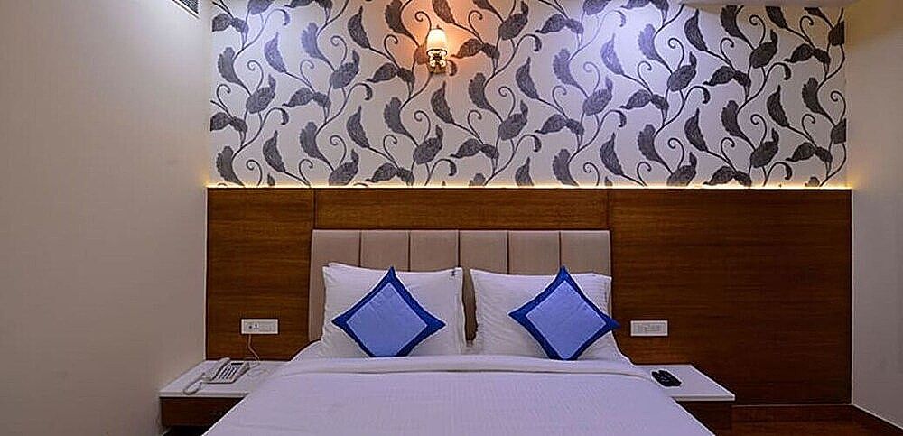 Grand Hridey 1 Minute from Railway Station Deluxe Room 13