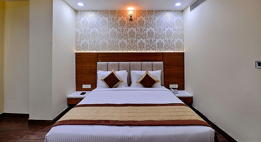 Grand Hridey 1 Minute from Railway Station Deluxe Room 17
