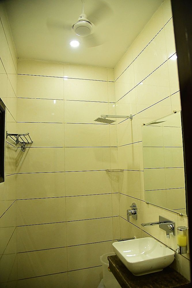 Hotel Karan Residency Deluxe Room -5 Mins Walk from Golden Temple 27