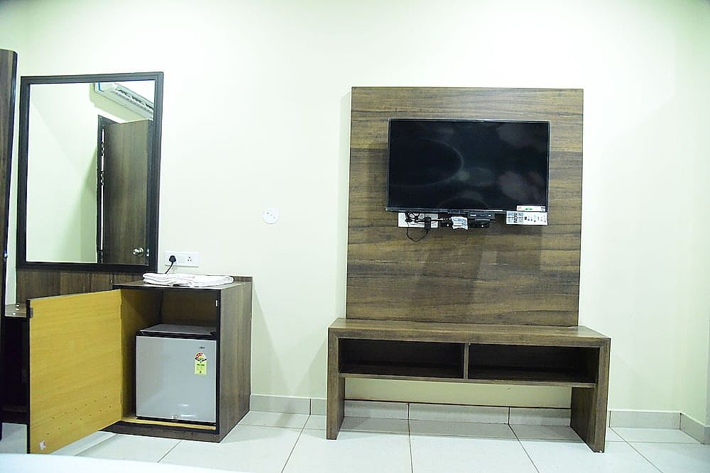 Hotel Karan Residency Deluxe Room -5 Mins Walk from Golden Temple 31