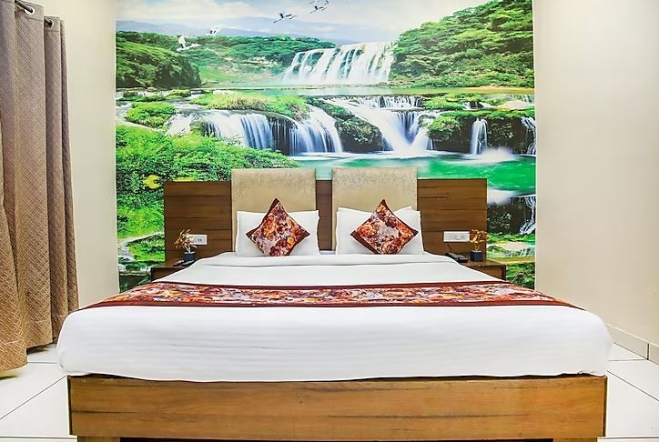 Hotel Karan Residency Deluxe Room -5 Mins Walk from Golden Temple 5