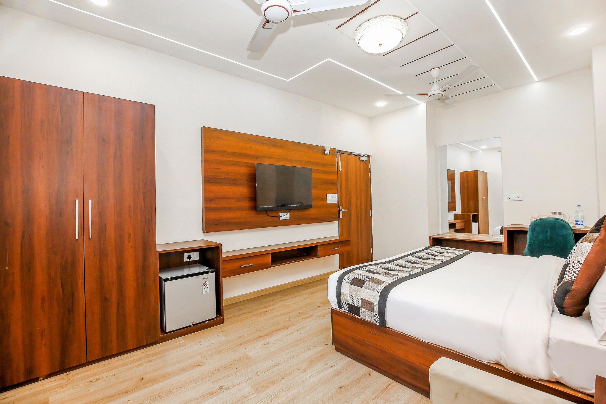 Hotel Karan Residency Royal Suite-Luxury Stay 5 mins walk from Golden Temple 3