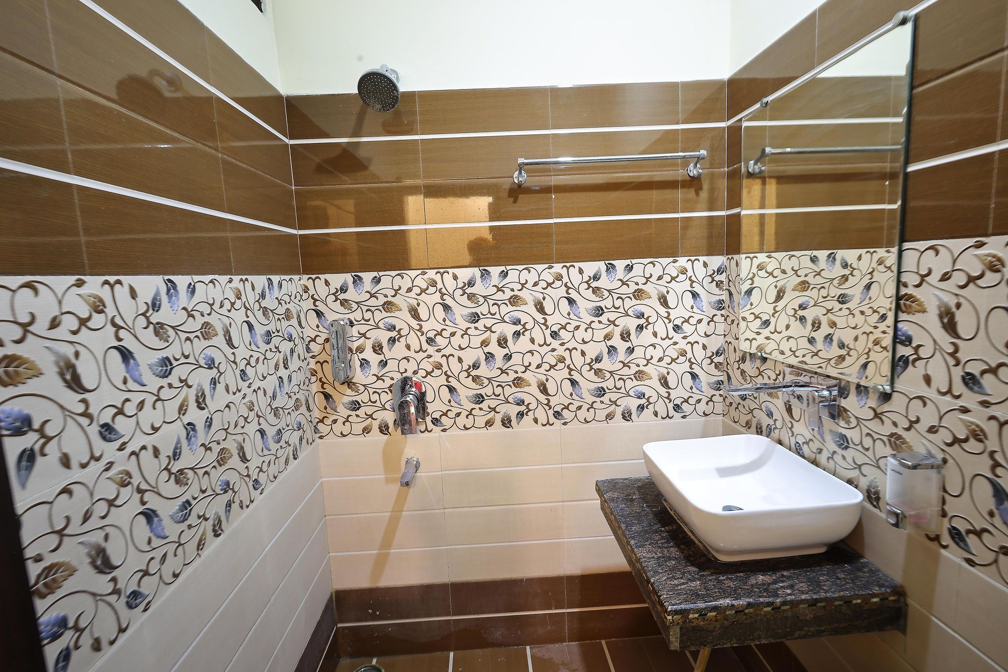 Hotel Karan Residency Deluxe Room -5 Mins Walk from Golden Temple 30