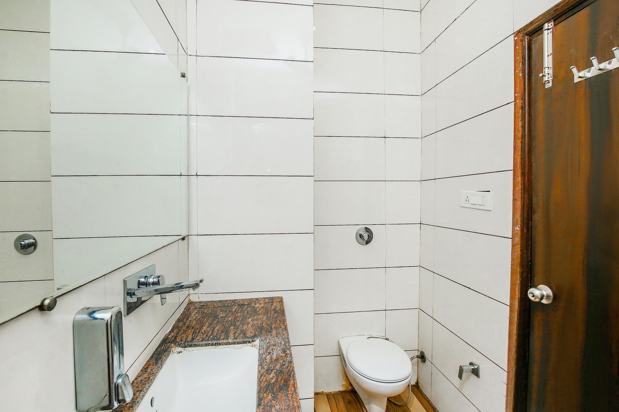 Hotel Karan Residency Deluxe Room -5 Mins Walk from Golden Temple 29