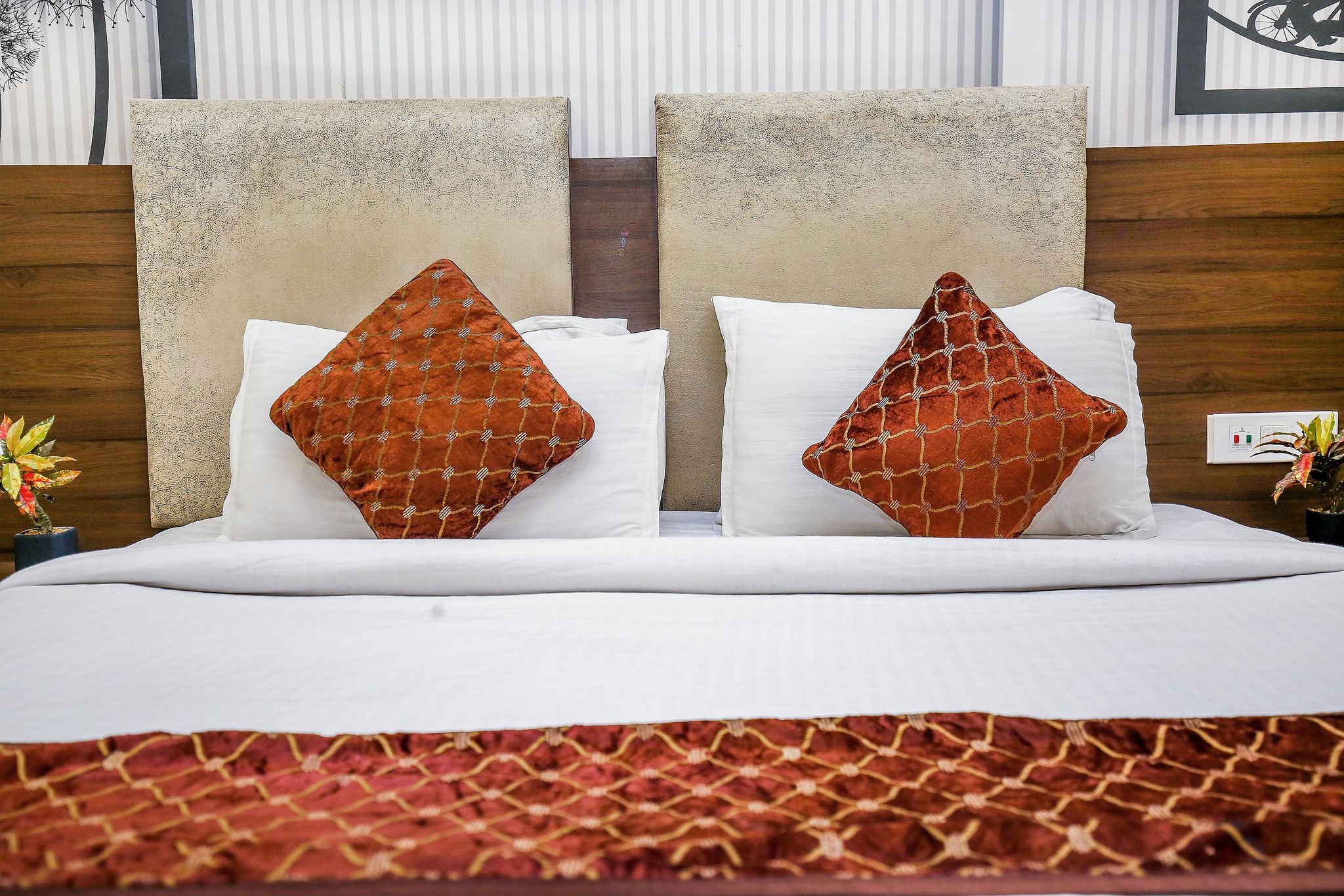 Hotel Karan Residency Deluxe Room -5 Mins Walk from Golden Temple 11