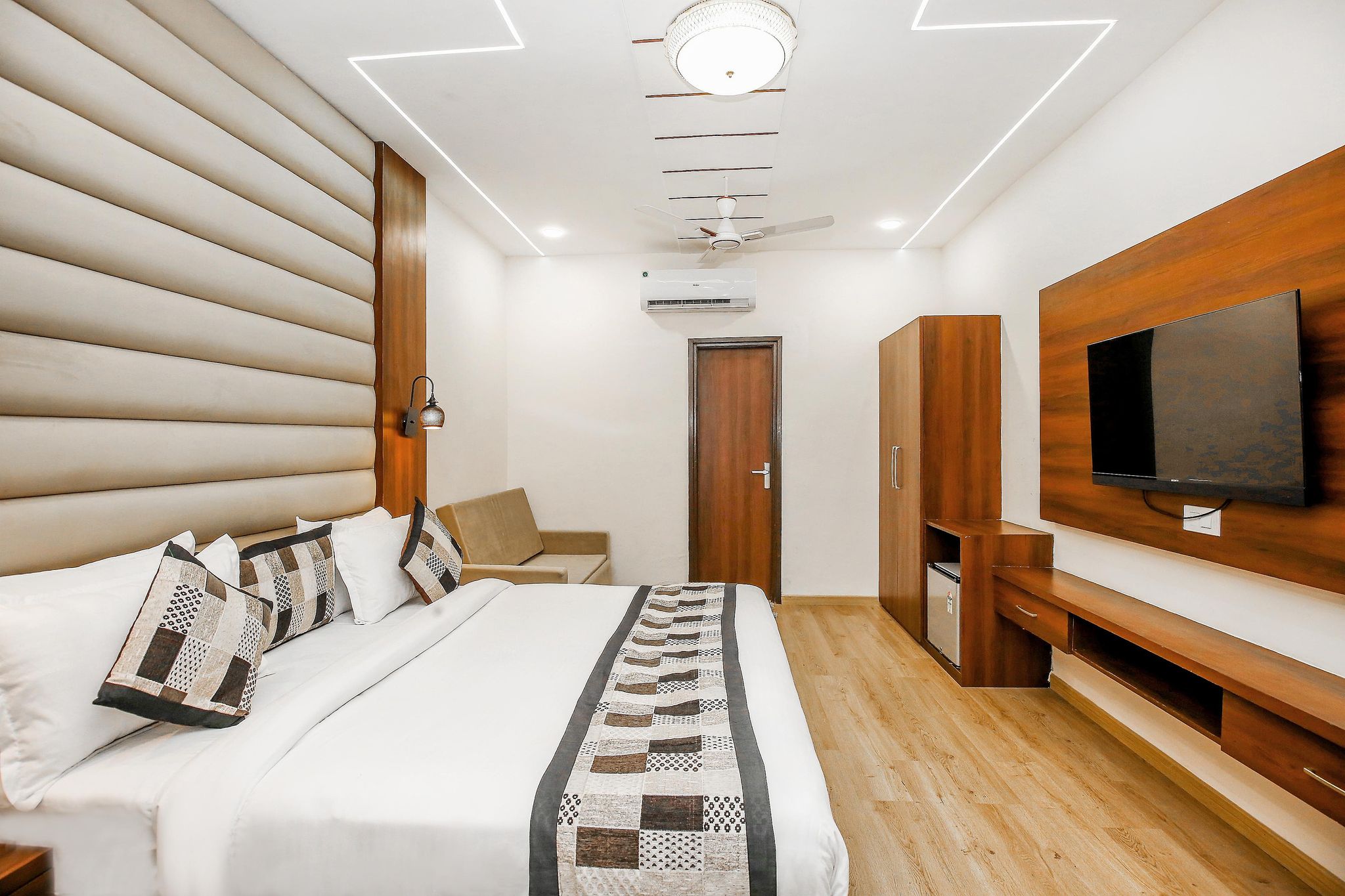 Hotel Karan Residency Royal Suite-Luxury Stay 5 mins walk from Golden Temple 4