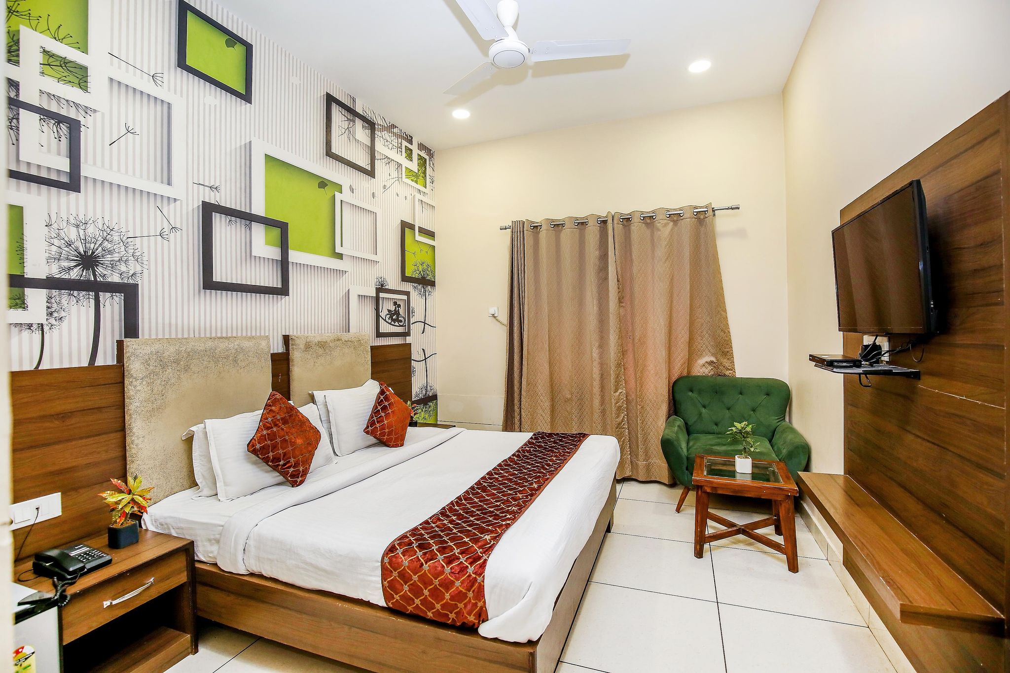 Hotel Karan Residency Deluxe Room -5 Mins Walk from Golden Temple 21