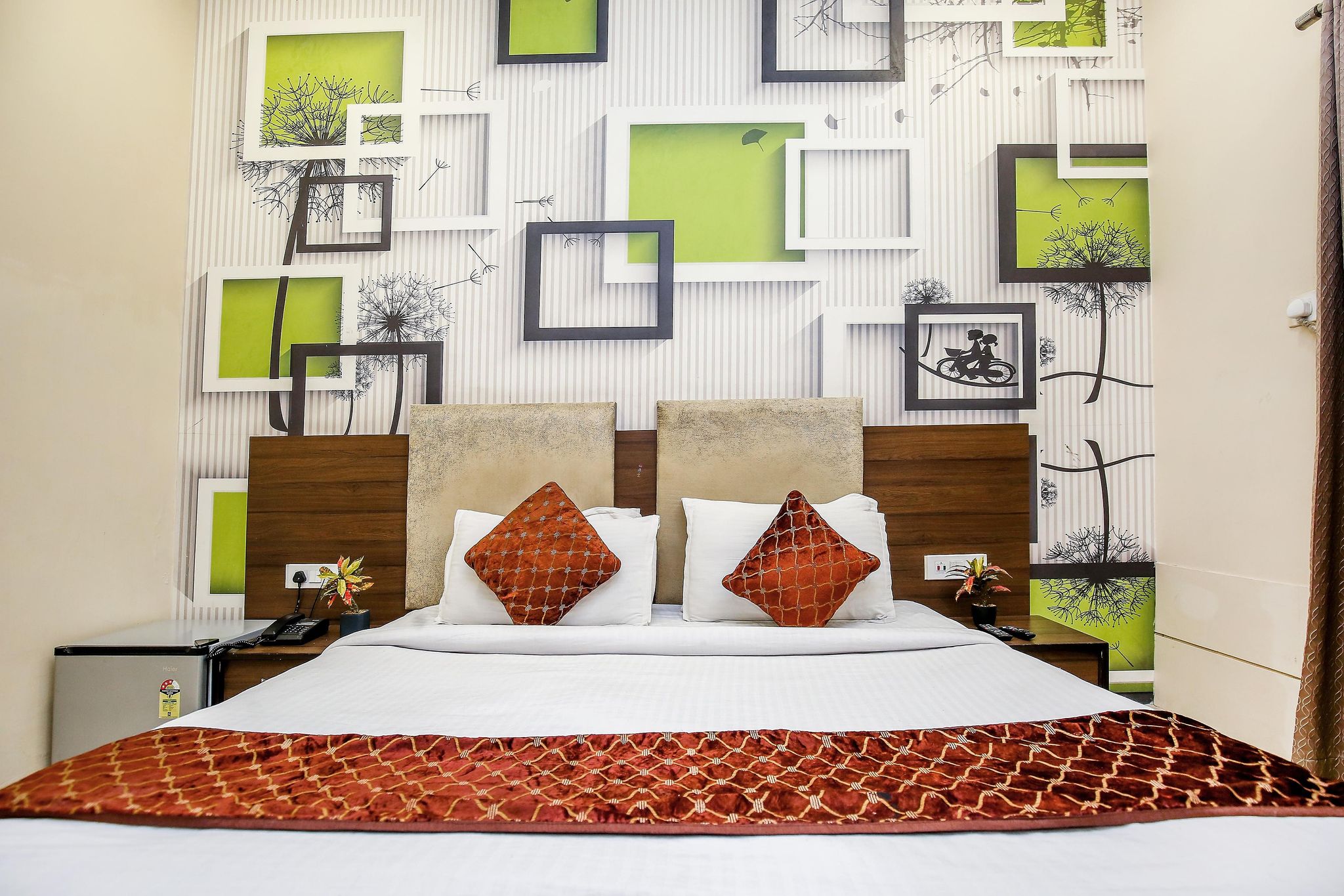 Hotel Karan Residency Deluxe Room -5 Mins Walk from Golden Temple 24