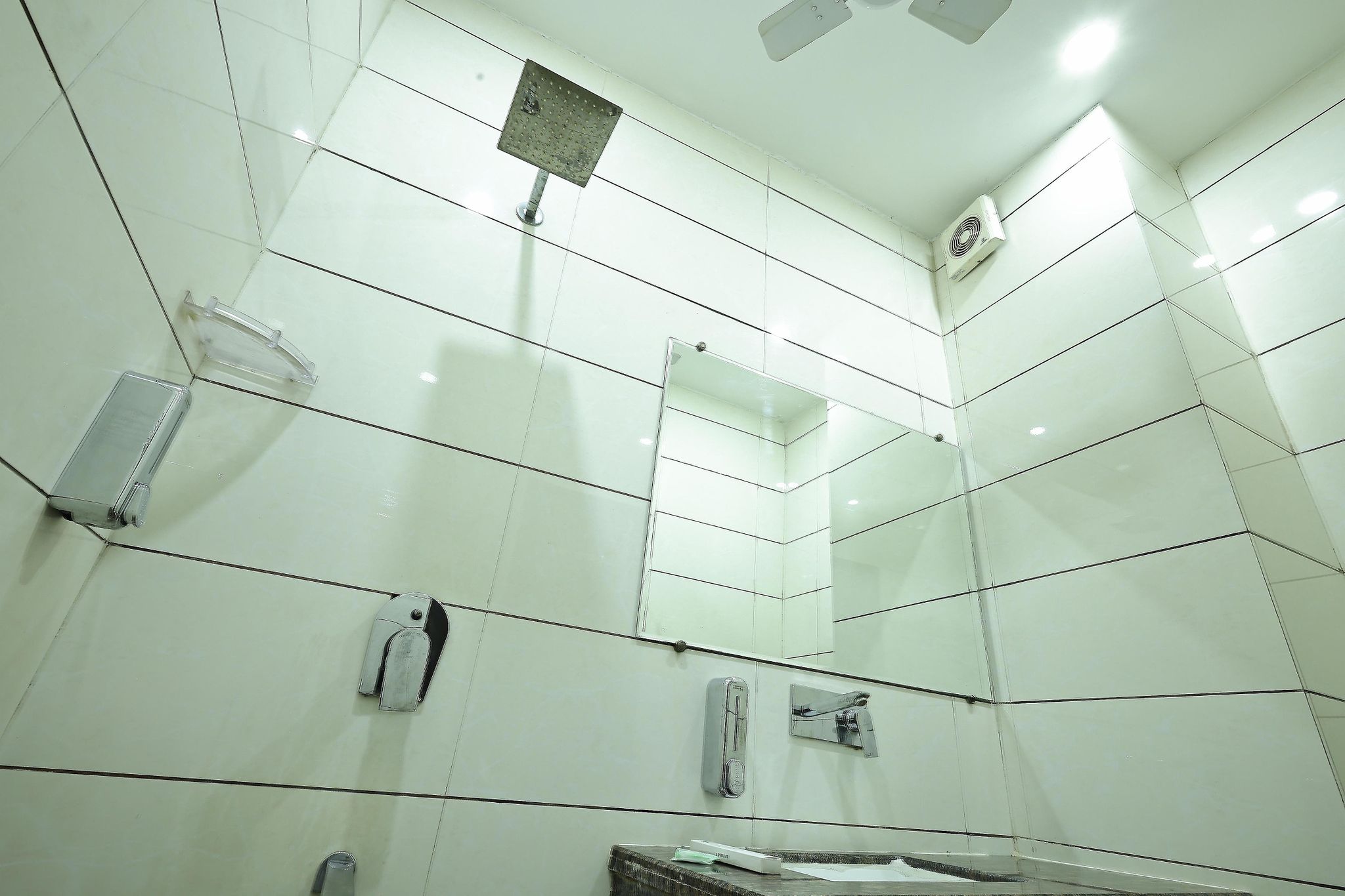 Hotel Karan Residency Deluxe Room -5 Mins Walk from Golden Temple 26