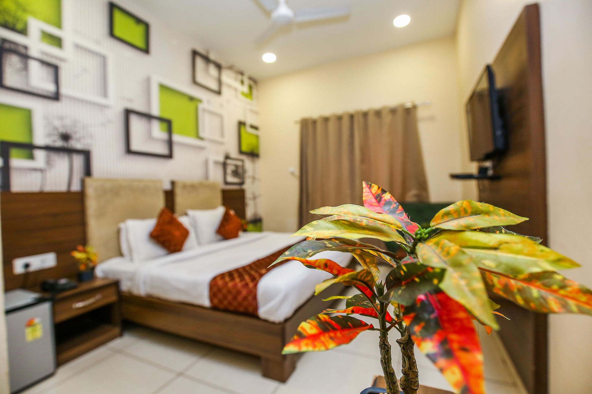 Hotel Karan Residency Deluxe Room -5 Mins Walk from Golden Temple 9