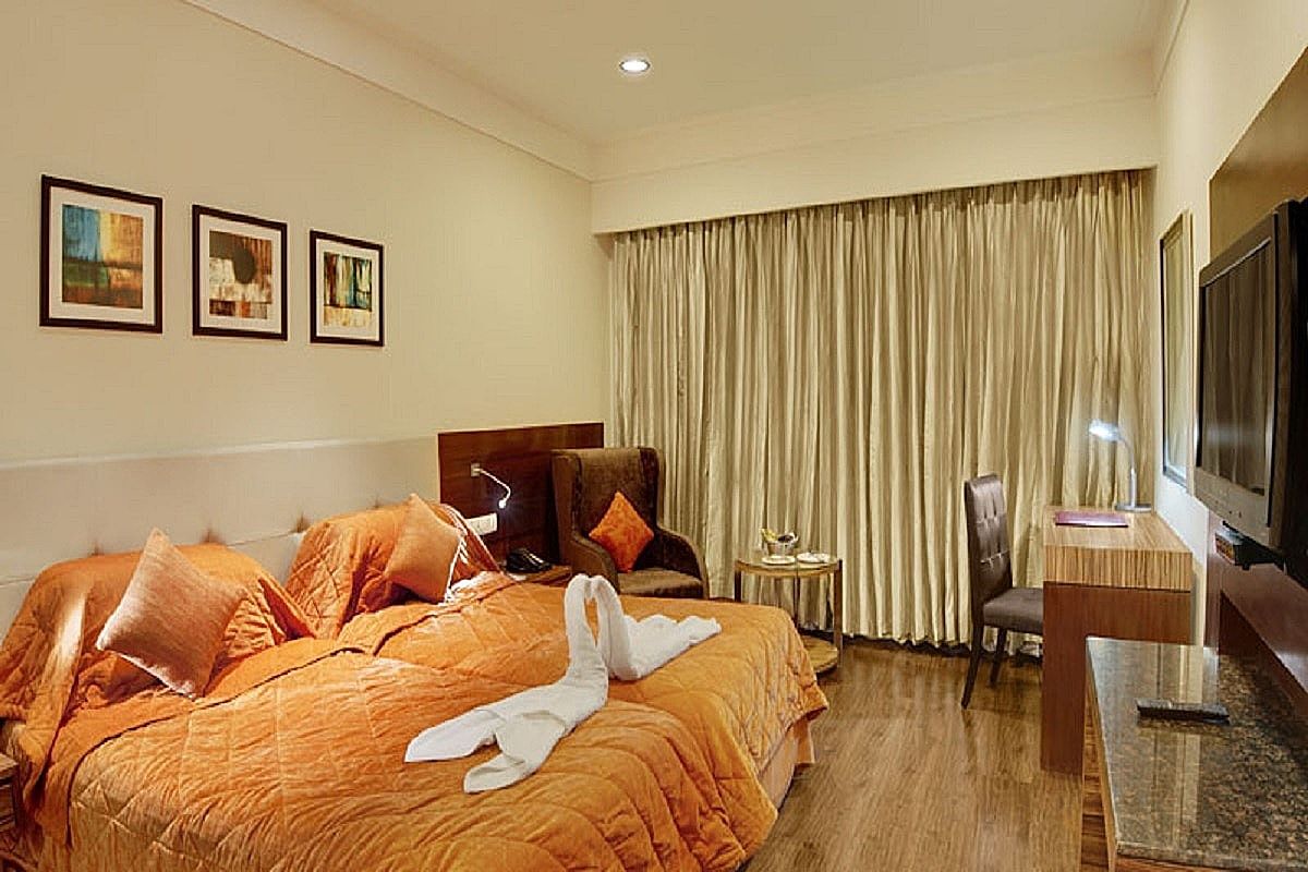 The Golden Palms Hotel & Spa Deluxe King Bed 6