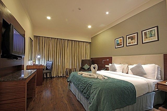 Deluxe King Bed