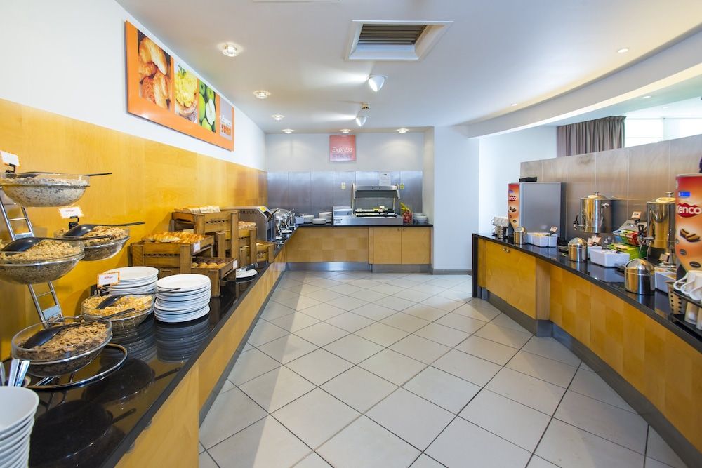 undefined Holiday Inn Express Cambridge by IHG 10
