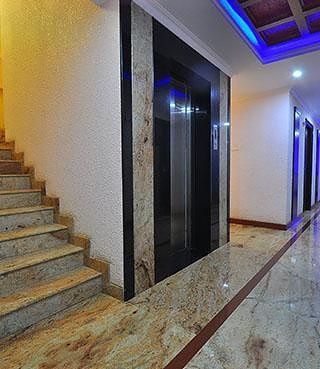 Hotel Premier Comforts Executive Room 8