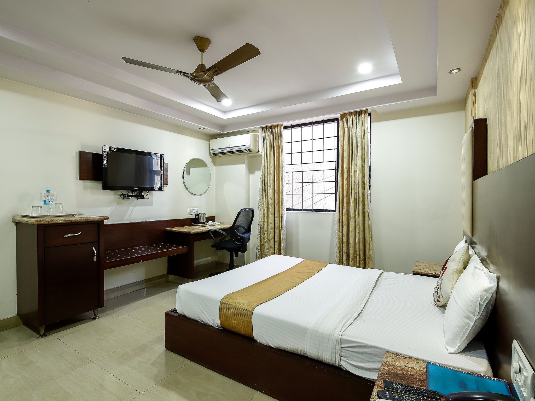 Hotel Premier Comforts Executive Room 2