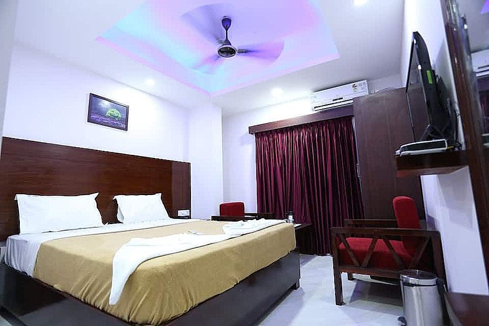 Hotel RR international Deluxe Double Room (Non-A/C) 15