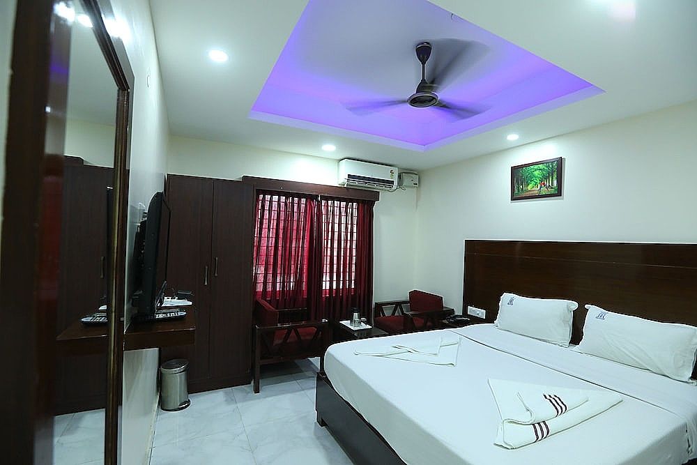 Hotel RR international Deluxe Double Room (Non-A/C)