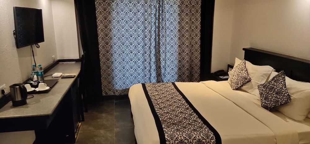 Liwa- The Transit Hotel Executive Room