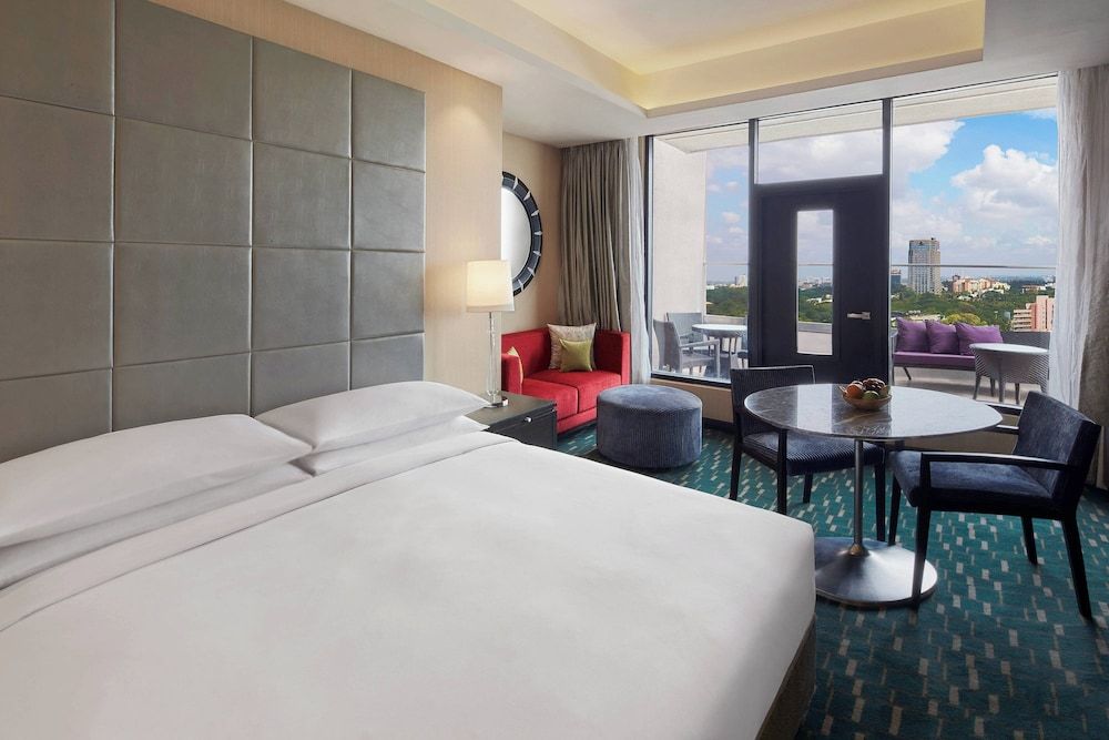 Executive Room, 1 King Bed, Balcony