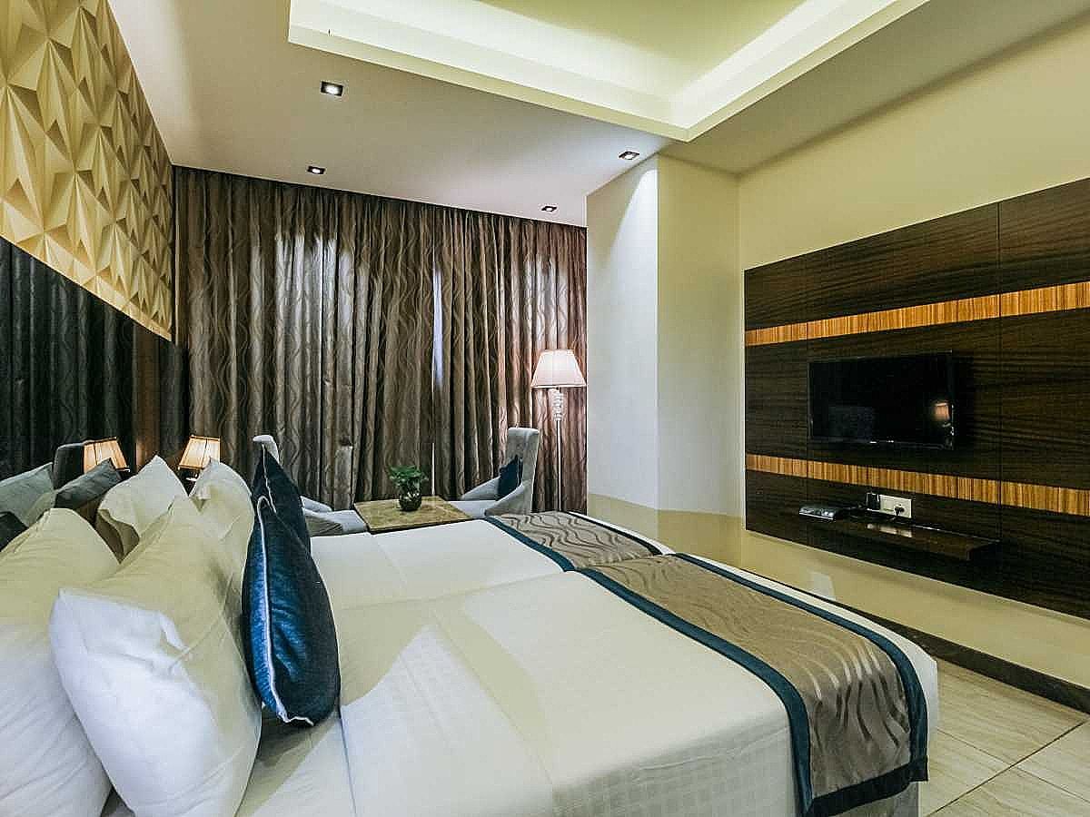 RG Royal Hotel Standard Double or Twin Room 3