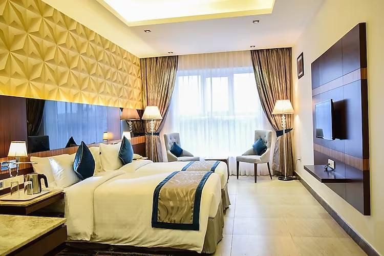 RG Royal Hotel Deluxe Double or Twin Room 4