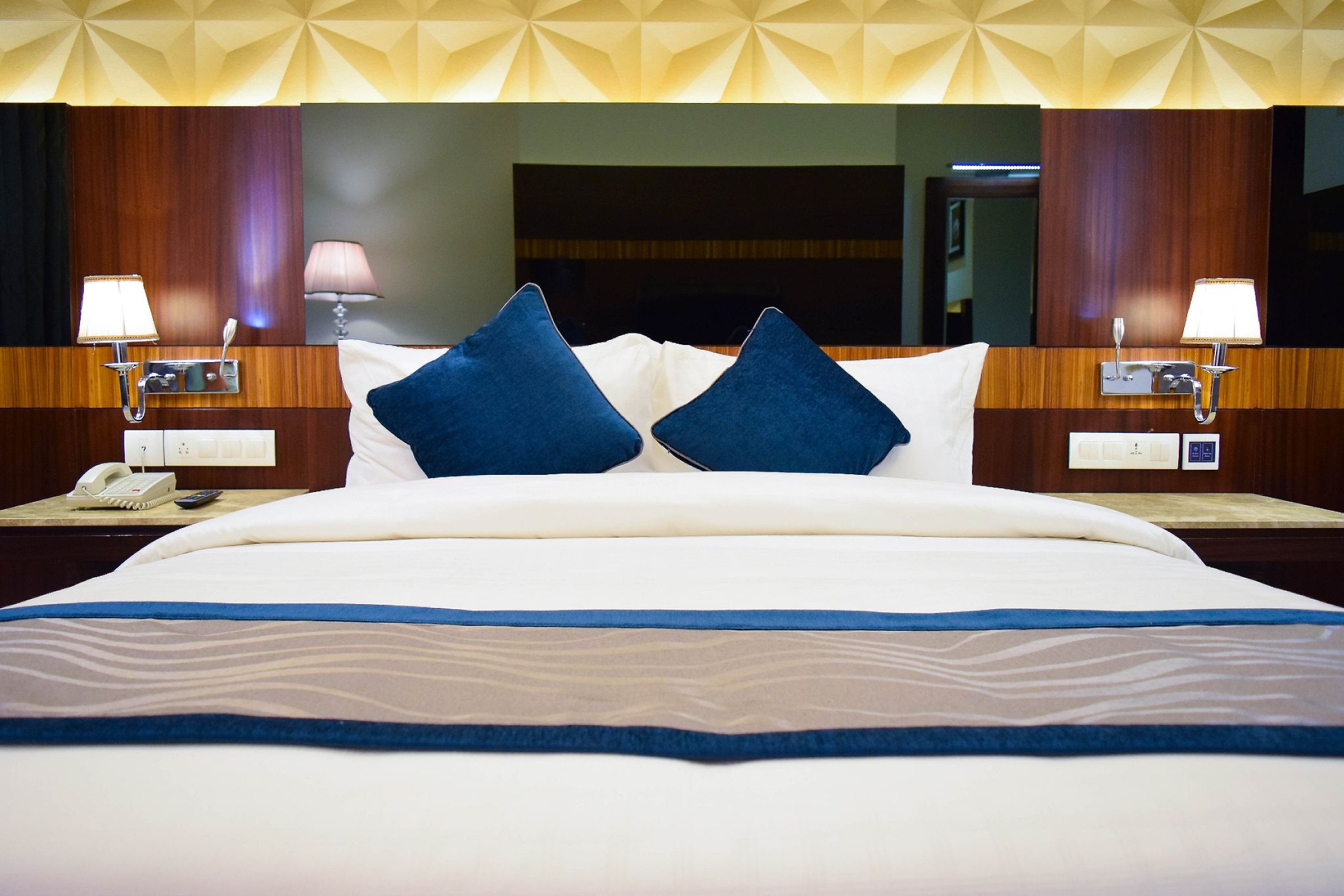 RG Royal Hotel Standard Double or Twin Room 4