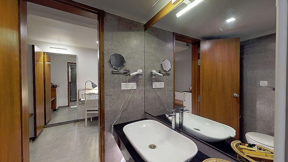 Shivas Gateway DELUXE ROOM 40