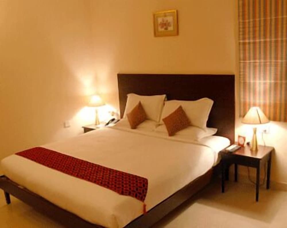 Executive Double Room, 1 King Bed, Accessible, City View