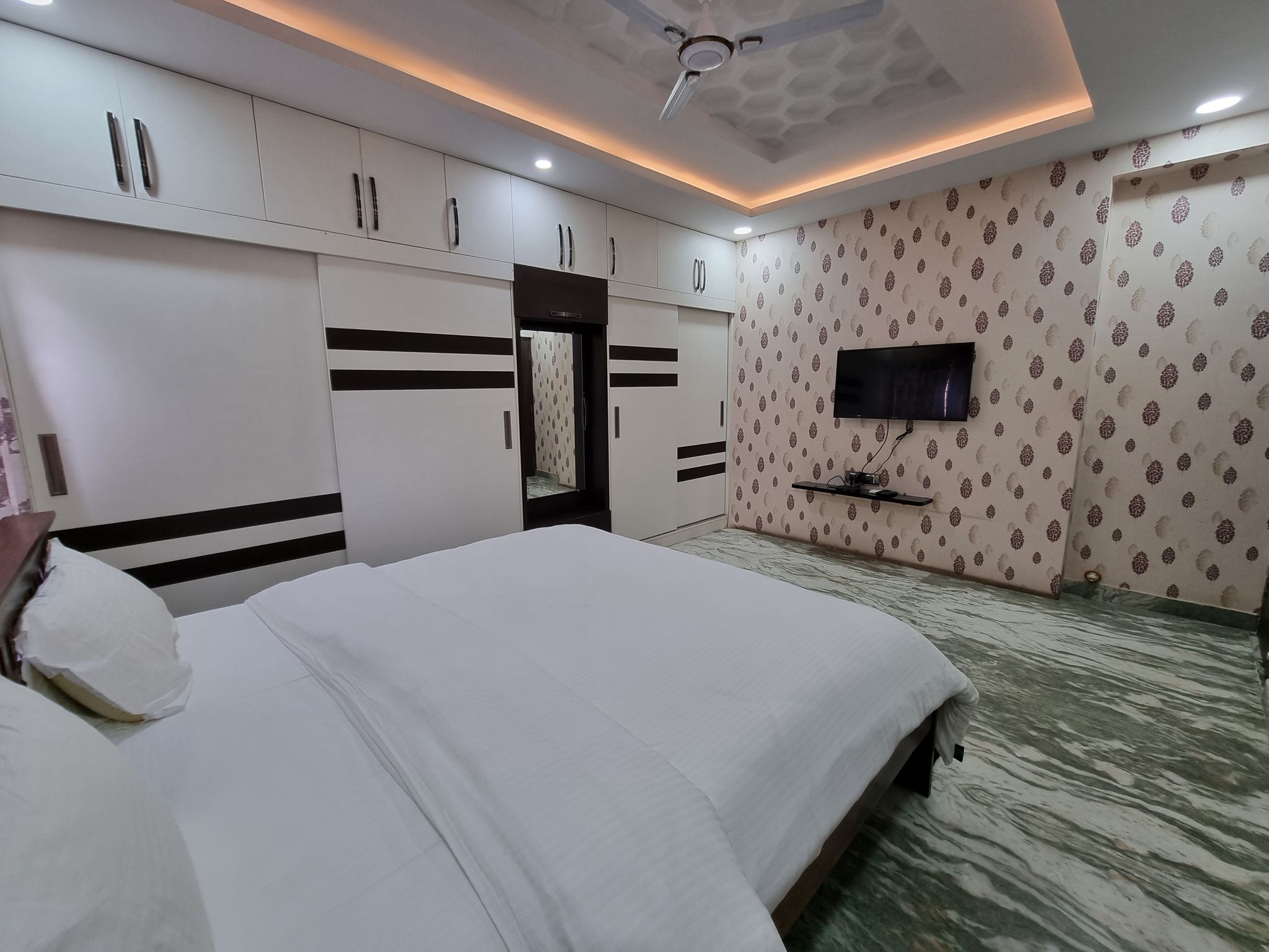 Suite Room