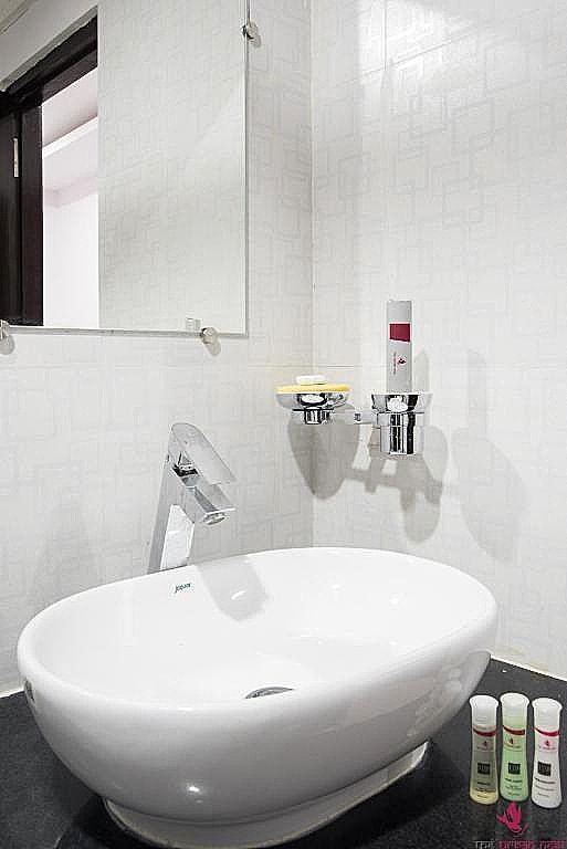 Urban Nest Deluxe Double Room 8