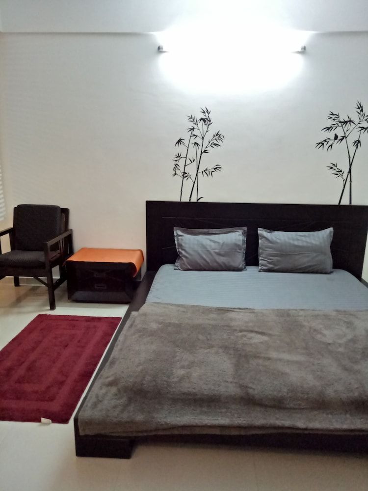 Tranquil Serviced Apartments Exclusive Apartment, 2 Bedrooms, Refrigerator & Microwave 9