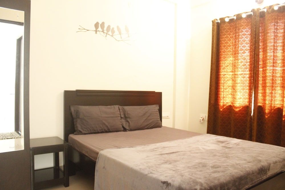 Tranquil Serviced Apartments Comfort Apartment, 1 Bedroom, Refrigerator & Microwave, City View 14