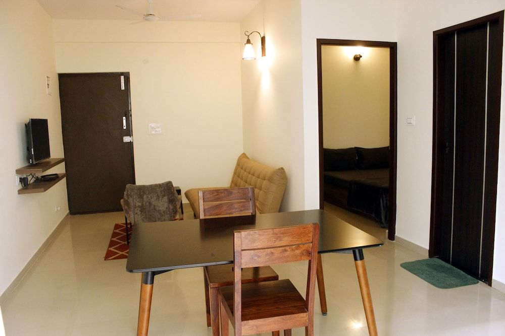 Tranquil Serviced Apartments Comfort Apartment, 1 Bedroom, Refrigerator & Microwave, City View 52