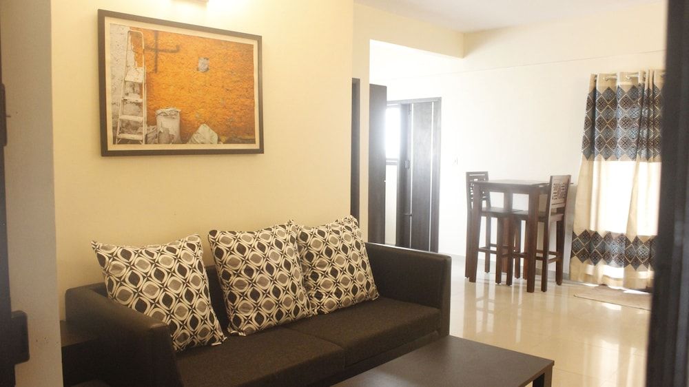 Tranquil Serviced Apartments Comfort Apartment, 1 Bedroom, Refrigerator & Microwave, City View 15