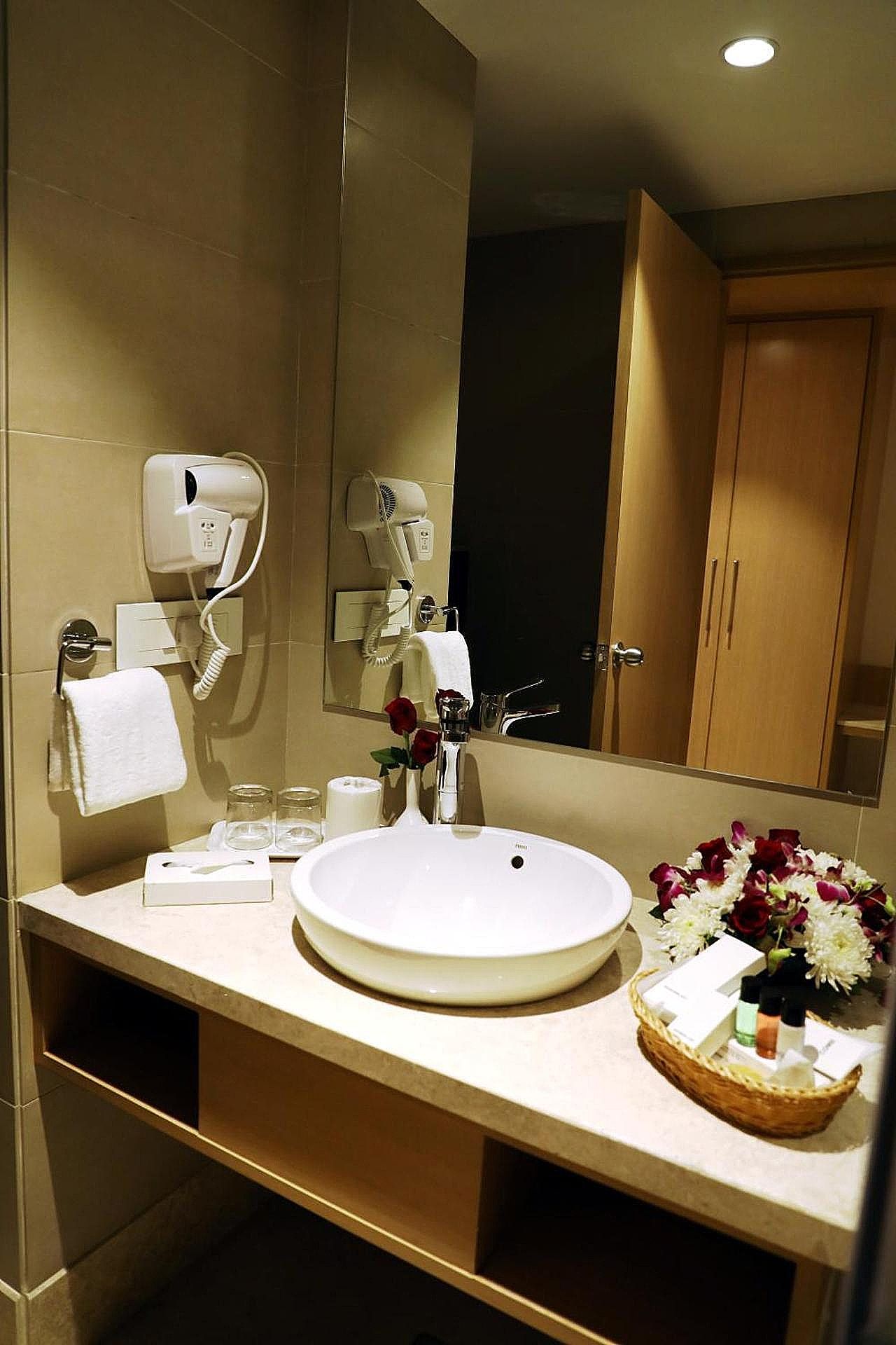 Y N Hotels Deluxe Room 19