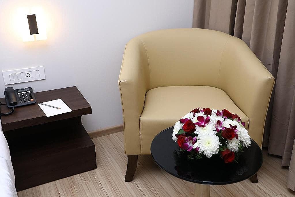 Y N Hotels Deluxe Room 18