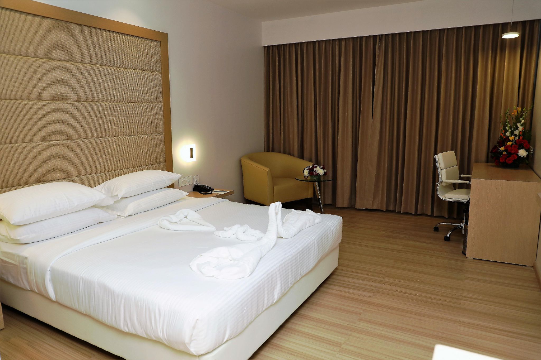 Y N Hotels Deluxe Room 6