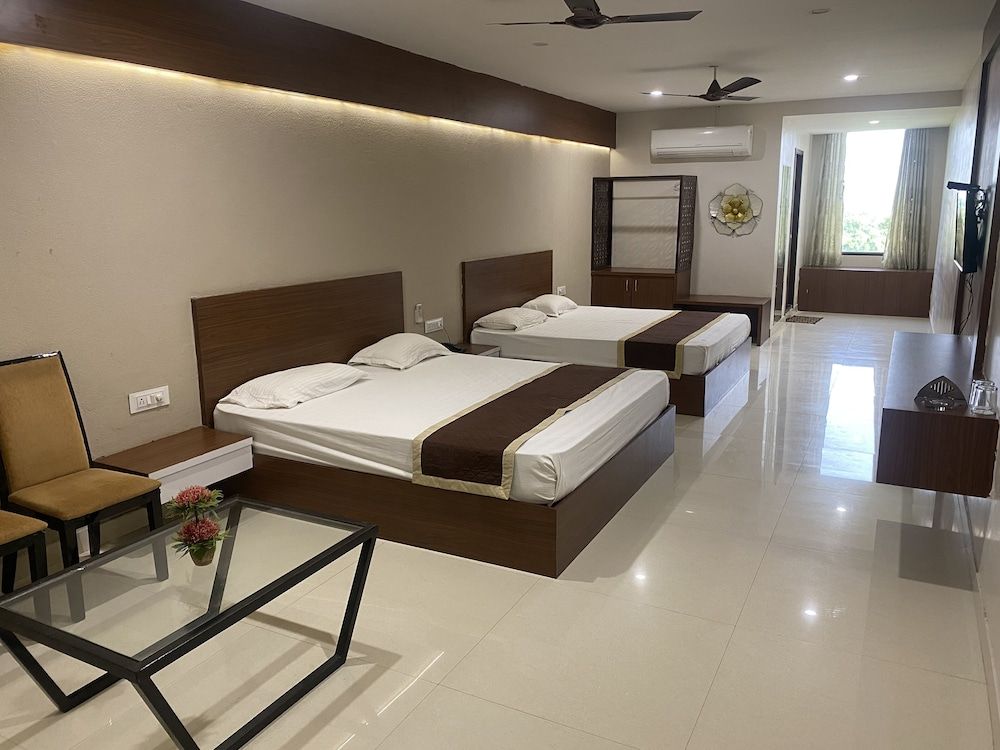 The Palm Resort Superior Double Room, 1 Twin Bed, Refrigerator, Resort View 6