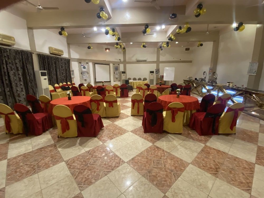 Banquet hall