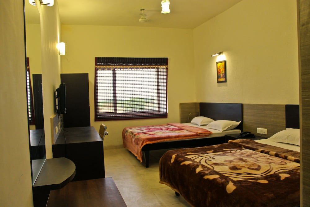 The Palm Resort Superior Double Room, 1 Twin Bed, Refrigerator, Resort View 3