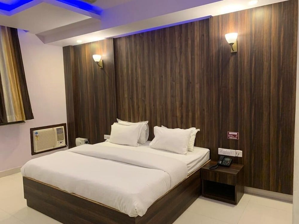 The Ravindram Deluxe Room King Twin Size