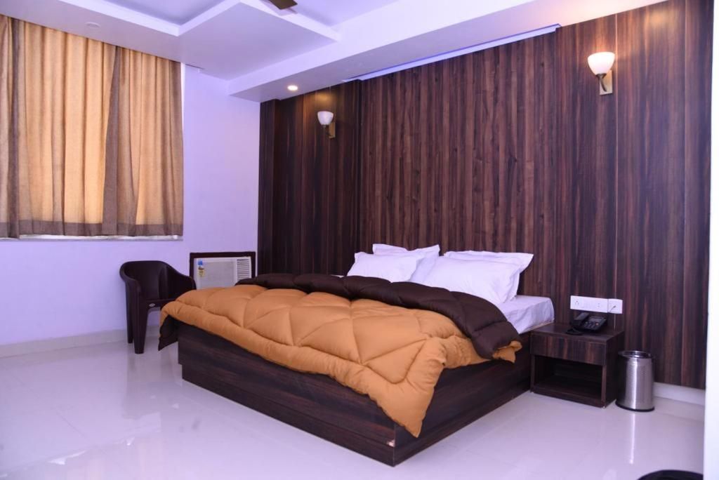 The Ravindram Deluxe Room King Twin Size 3